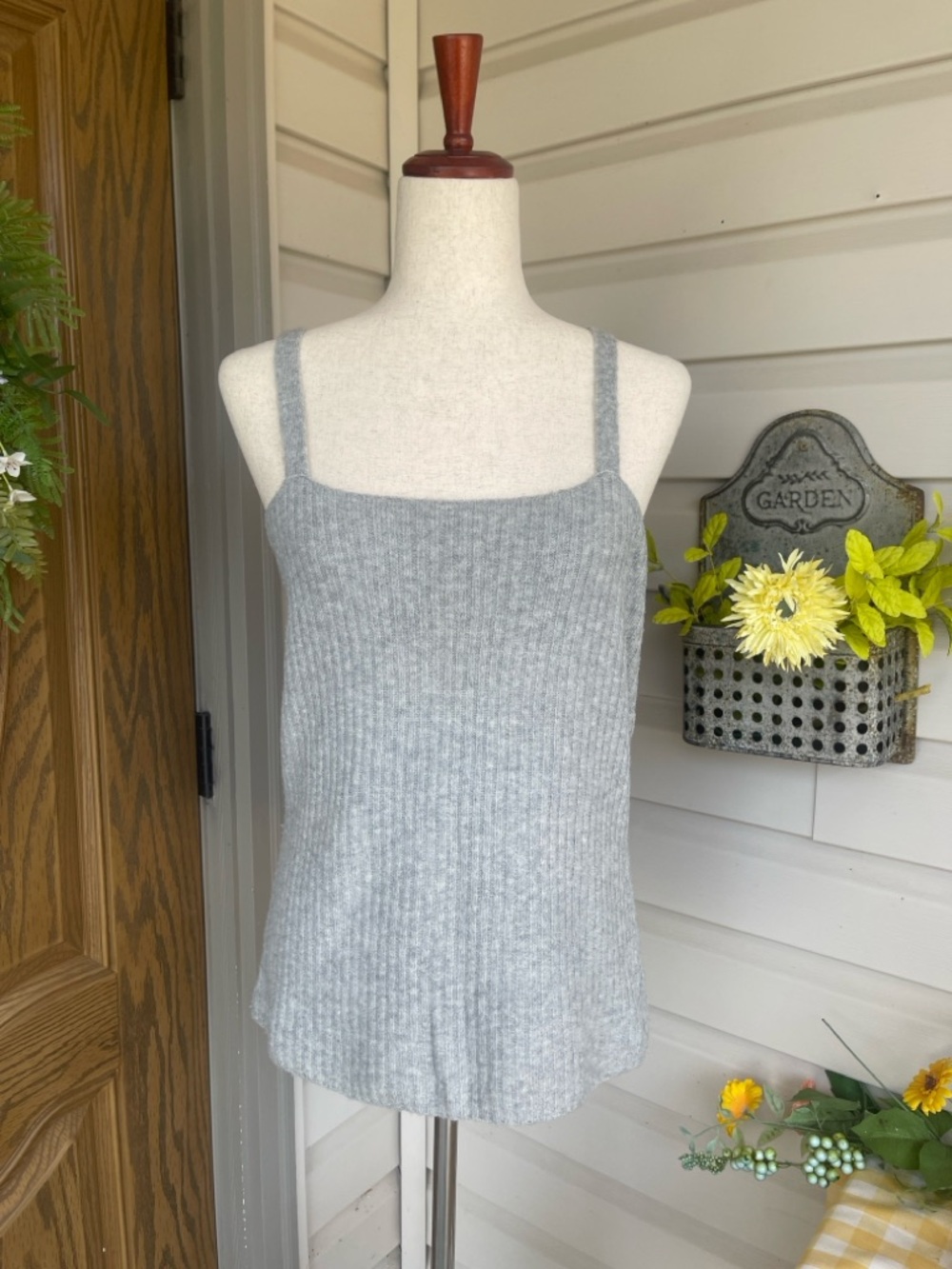 Sofia By Sofia Vergara Light Gray Ribbed Knit Camisole